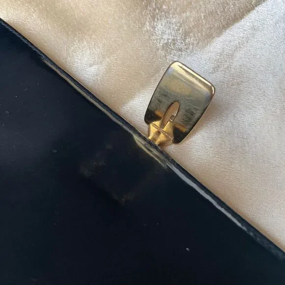 Authentic Vintage Gucci Wallet - Picture 6 of 8